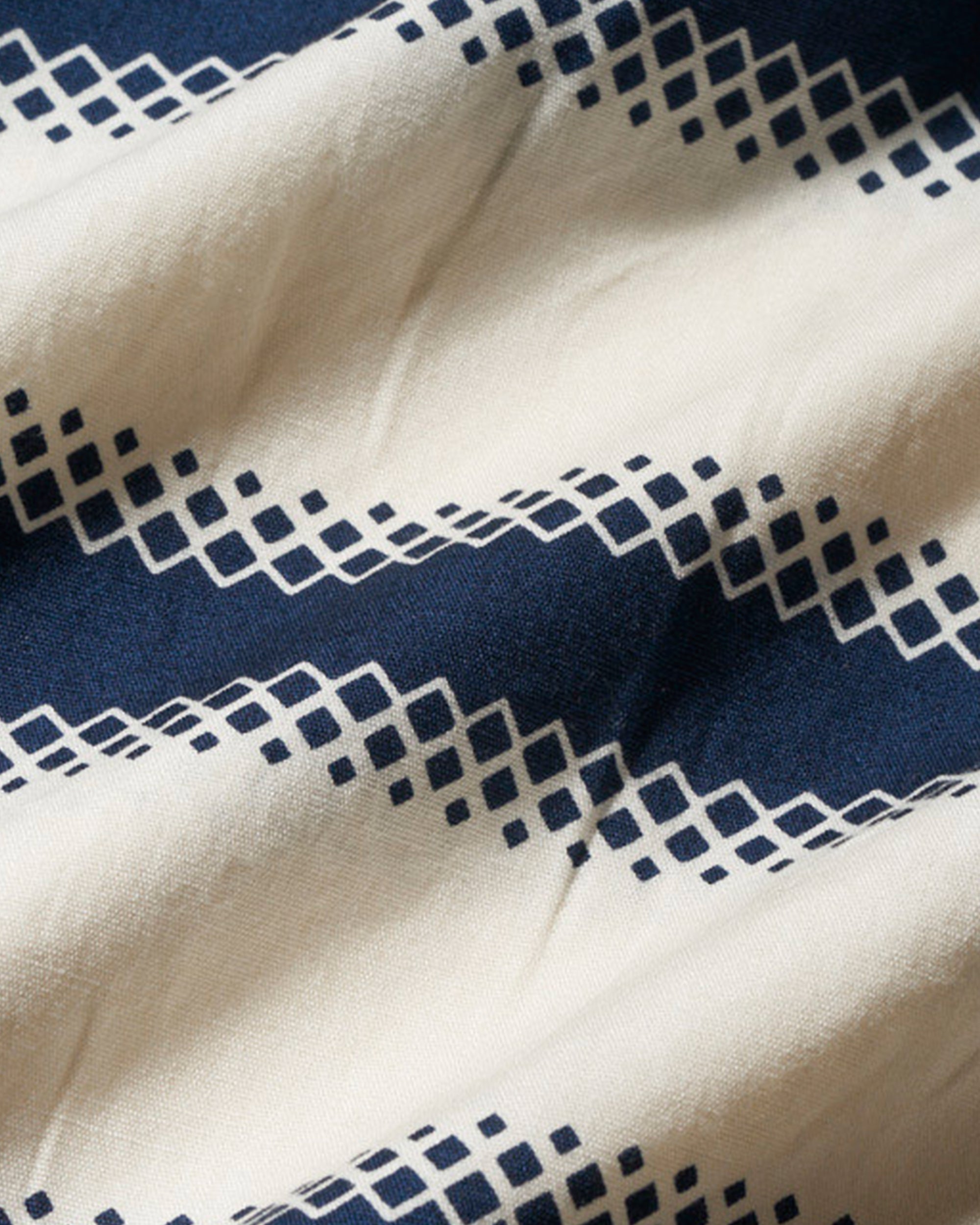 U54 QLS SHIRTS GEOMETRY BORDER