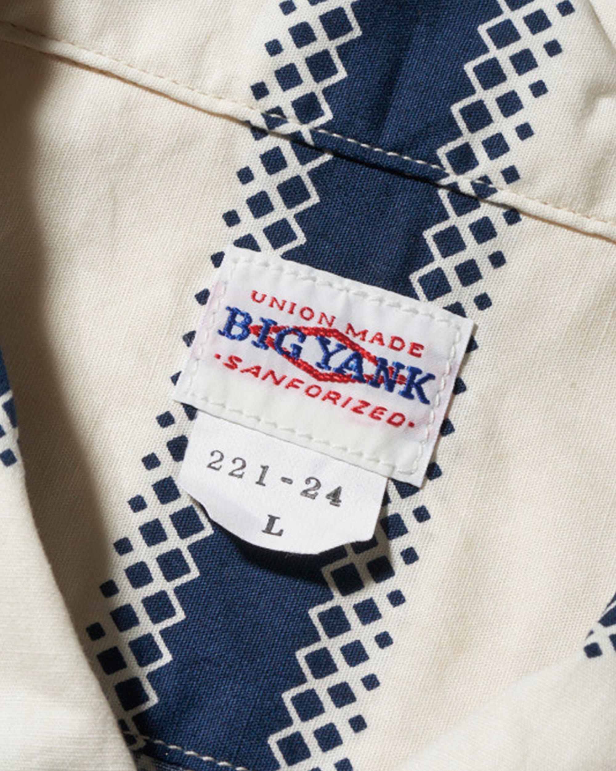 U54 QLS SHIRTS GEOMETRY BORDER