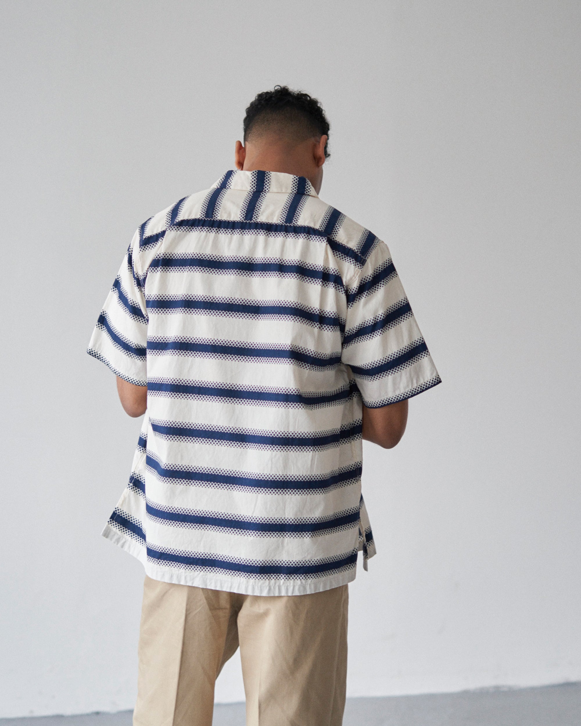 U54 QLS SHIRTS GEOMETRY BORDER