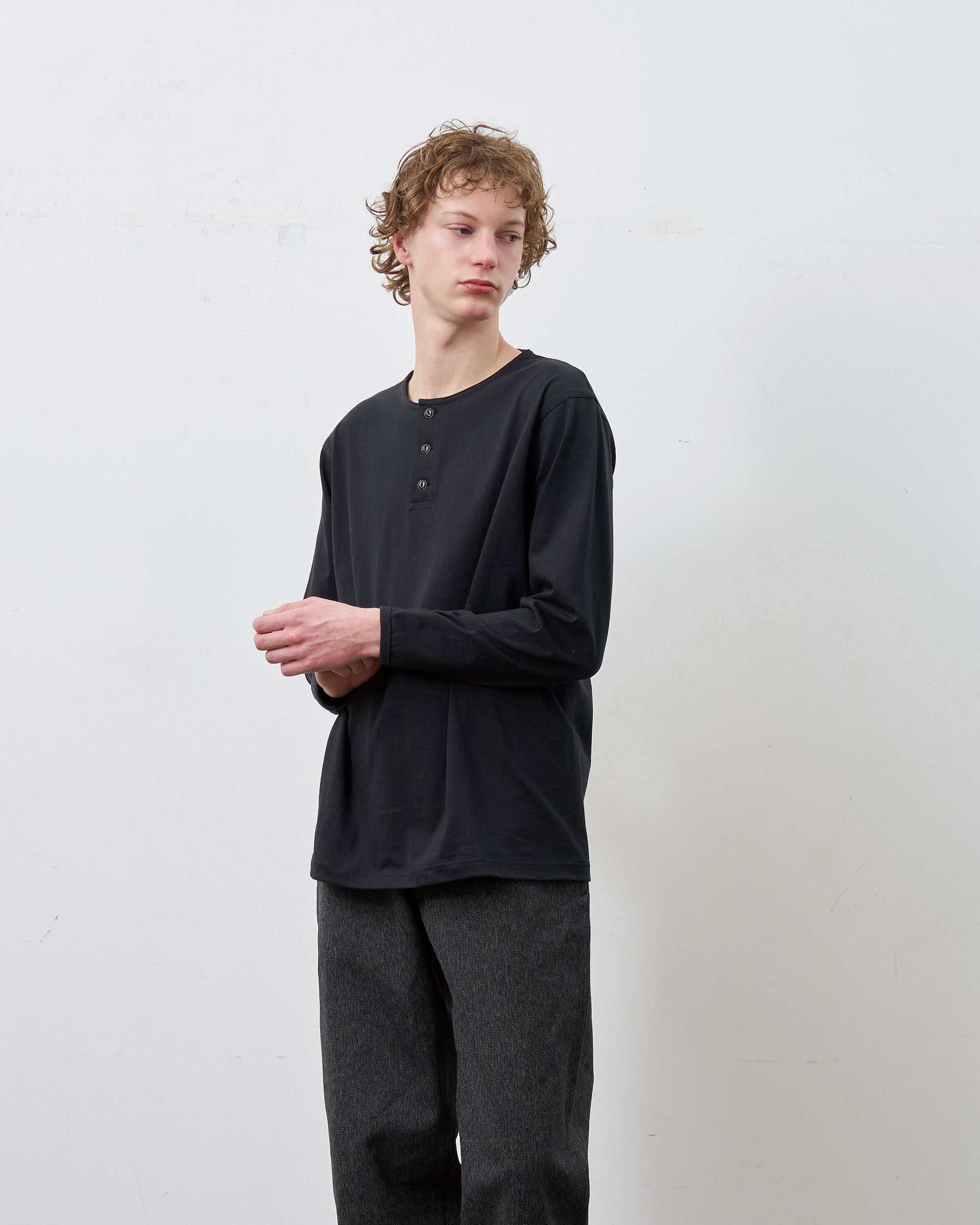 HENLEY NECK L/S TEE