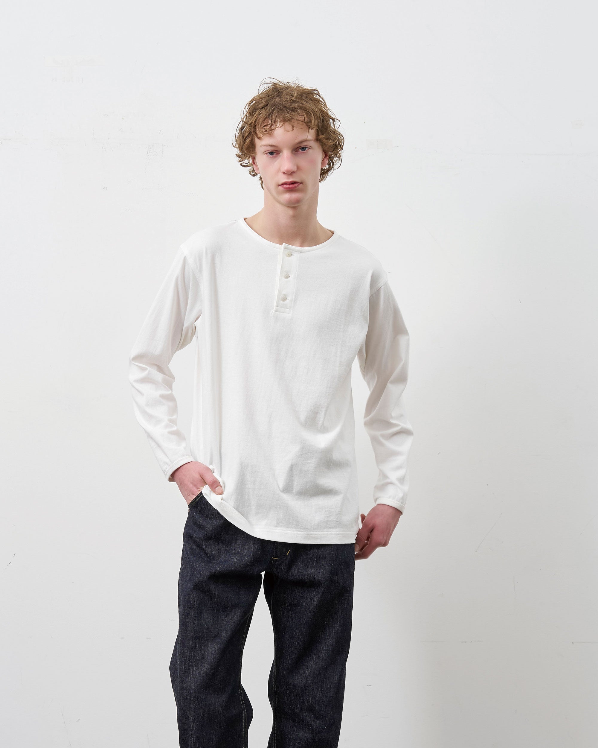 HENLEY NECK L/S TEE